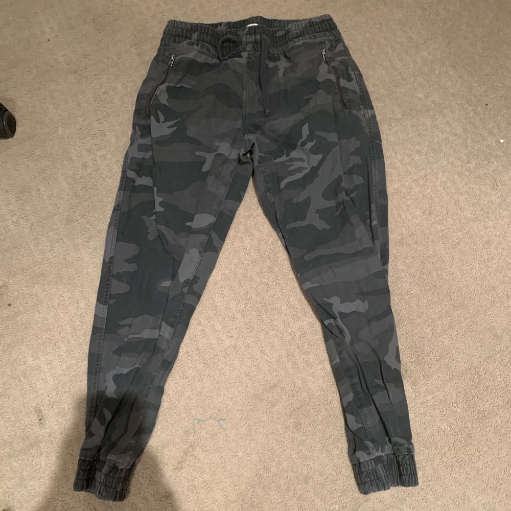 TNA - black and grey camo pants